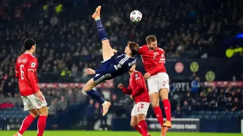 激情对决！帕尔默、加纳乔领衔出击，内托领衔首发，霍尔迎战昔日豪门的切尔西与埃弗顿巅峰对决