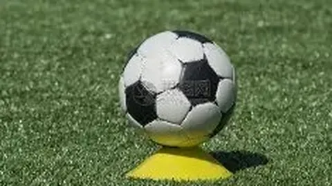 中国U20男足：追逐梦想之夜，全力以赴